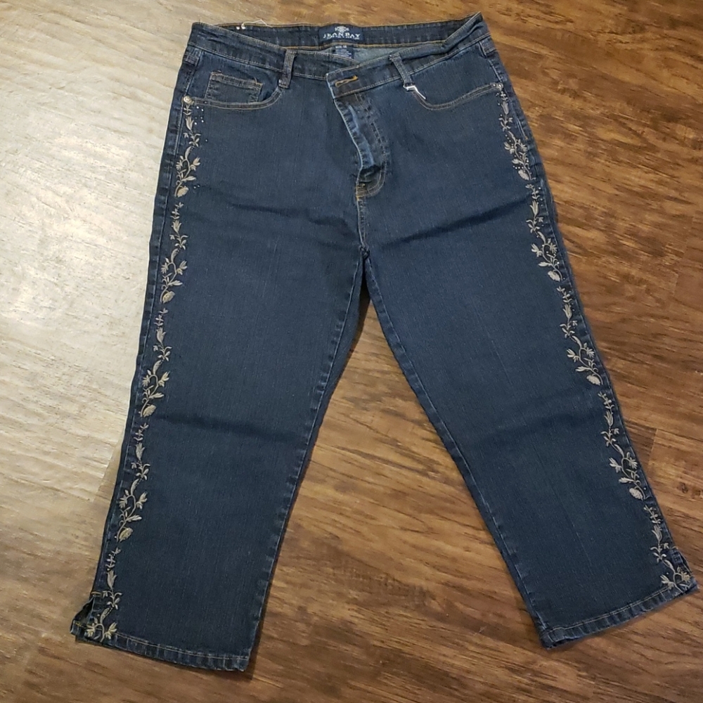 Ladies Capri Pants